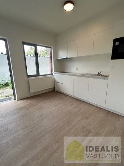 IDEALIS VASTGOED  - Recent gerenoveerd instapklaar appartement met 2 slaapkamers in hartje Neerpelt. Het appartement is gelegen middenin het centrum van Neerpelt op wandelafstand van horeca, shopping en openbaar vervoer! foto 10