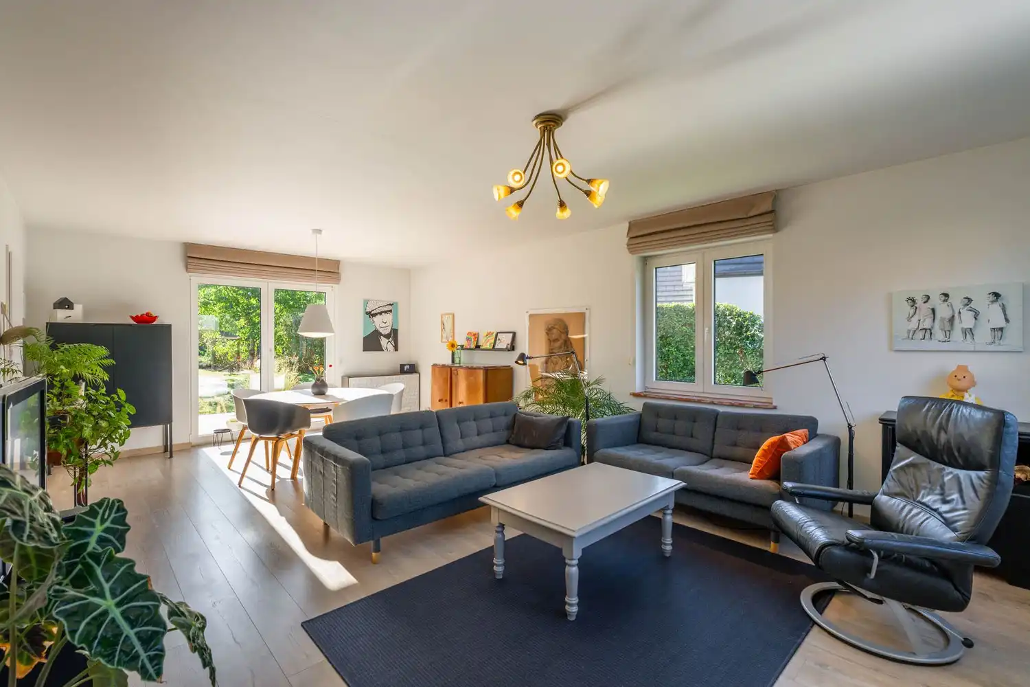 Rustig gelegen en vrijstaande woning met 3 ruime slaapkamers, een oprit met een garage en een mooie tuin in het groene Oud-Heverlee! foto 3