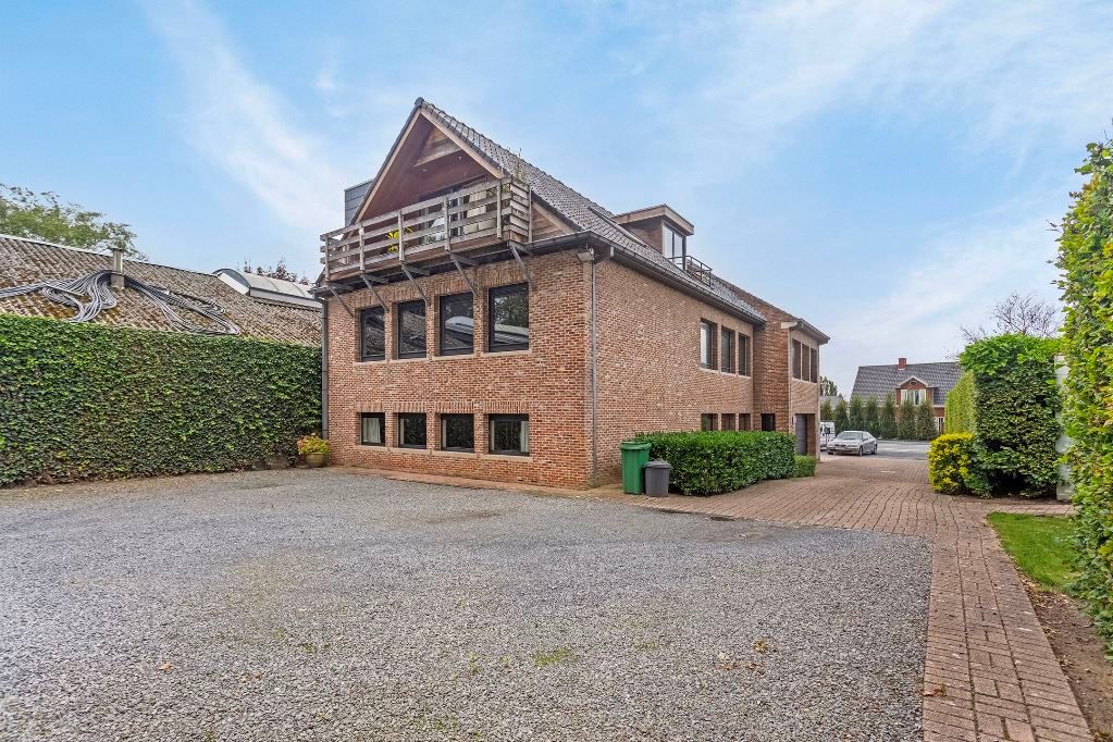 Kantoren of handelsruimte met appartement en garages te Zulte foto 19