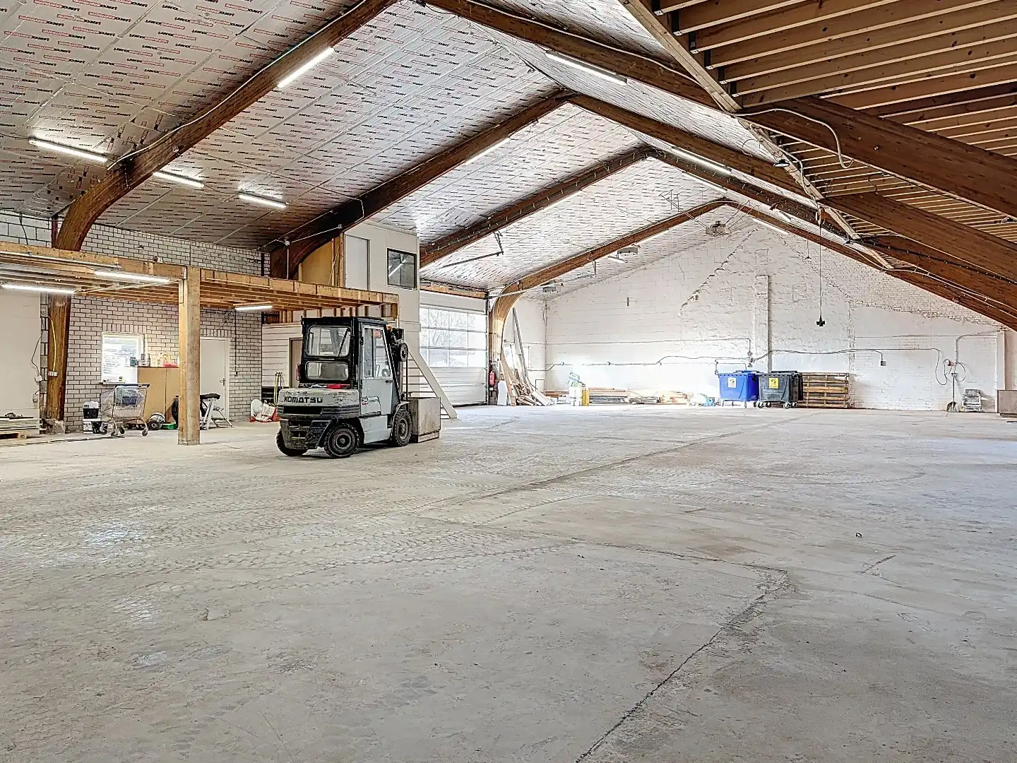 "Ruime hangar in Retranchement biedt talloze mogelijkheden voor industrieel gebruik" foto 11