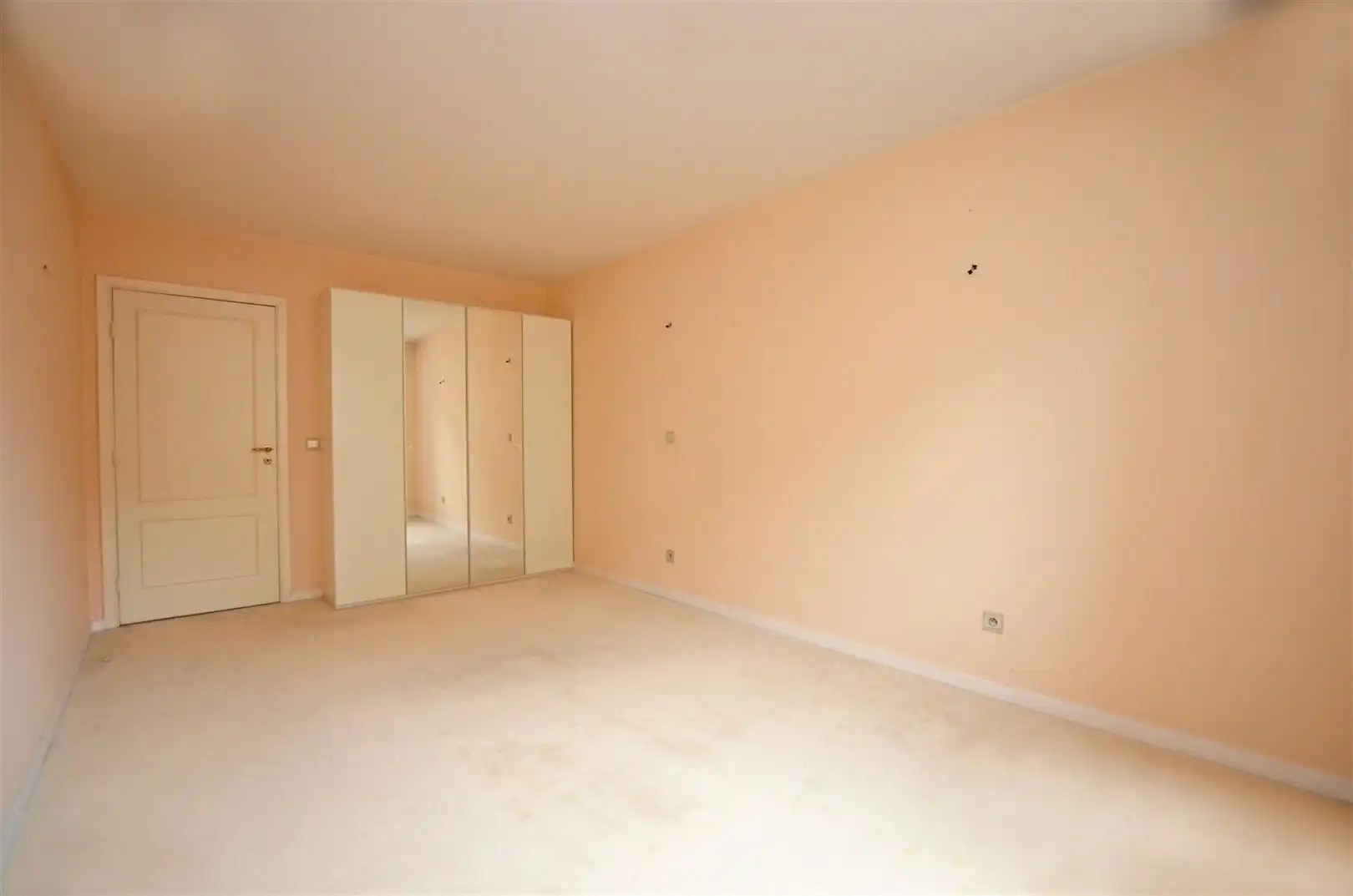 Ruim op te frissen appartement op wandelafstand van de stad foto 26