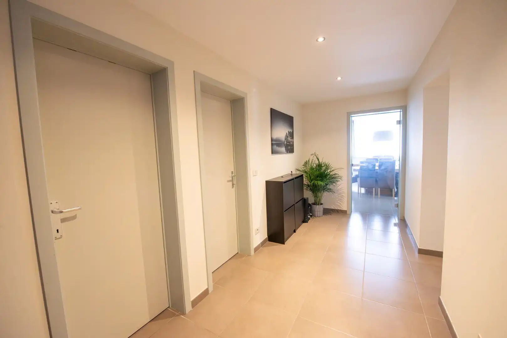 Ruim gelijkvloers appartement te Zulte met 3 slaapkamers te huur! foto 2