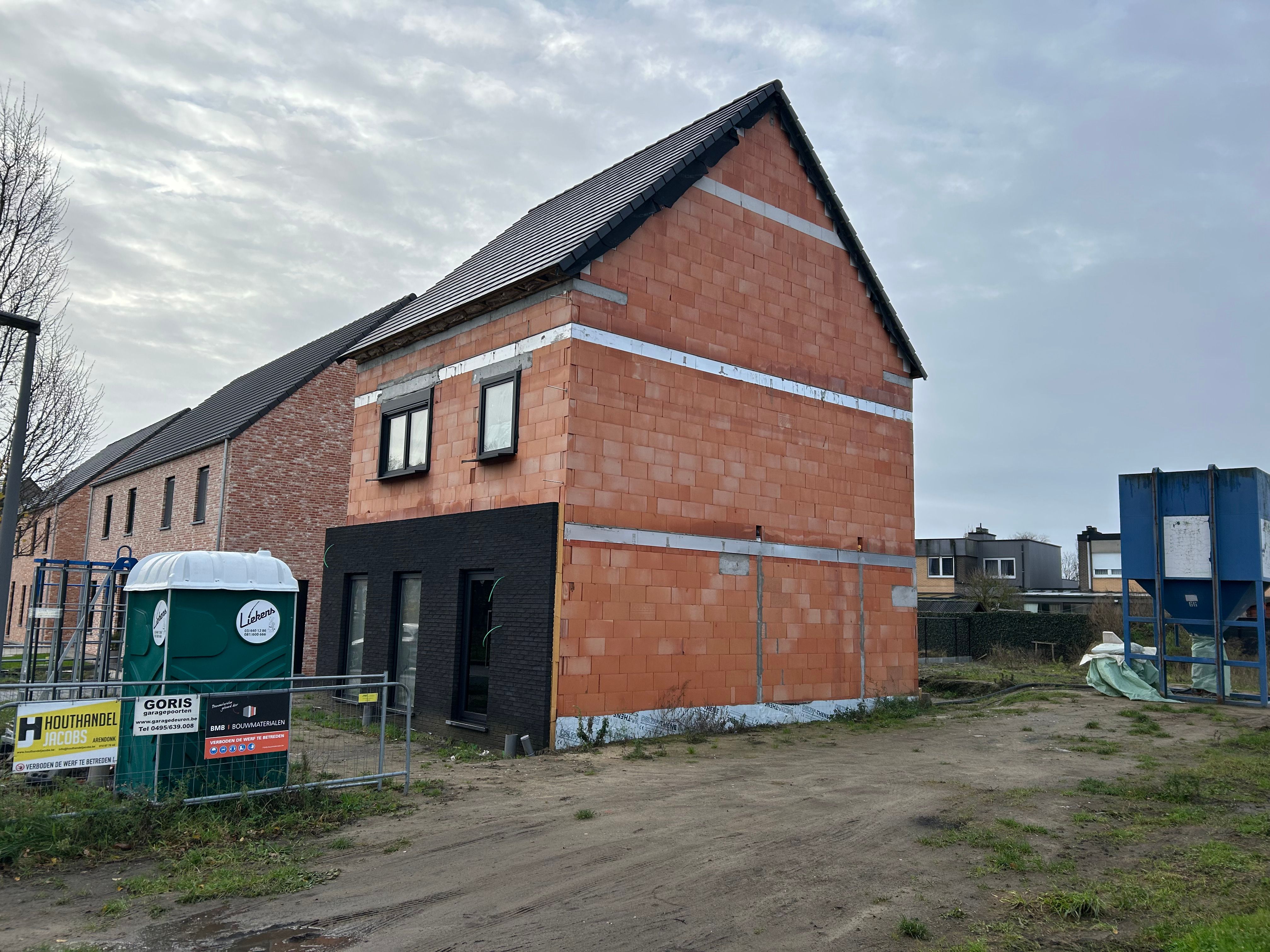 Nieuwbouw in doodlopende straat foto 3