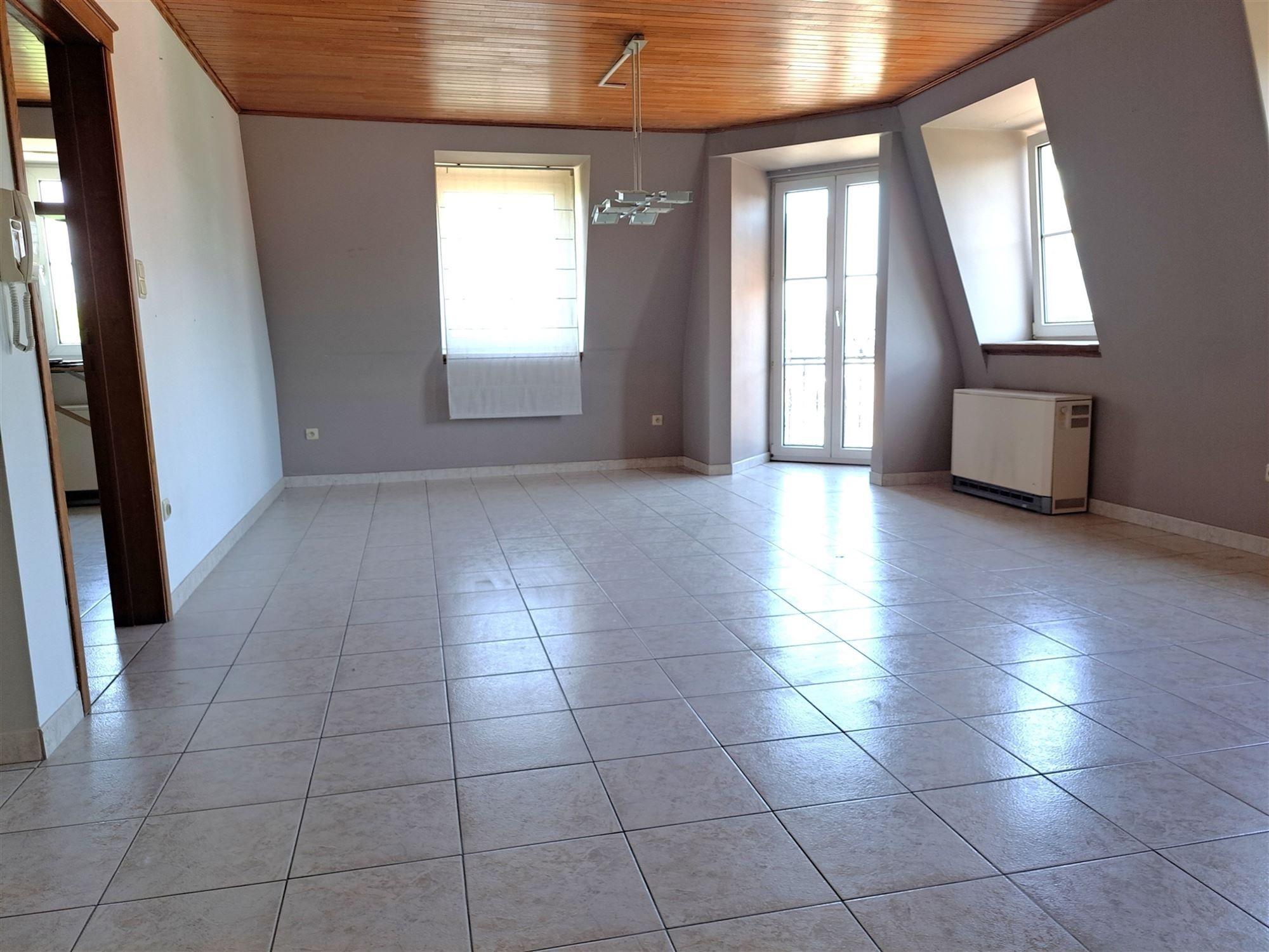 Appartement met 2 slaapkamers, in het rustige Eksaarde, met zicht op het dorpsplein. foto 2