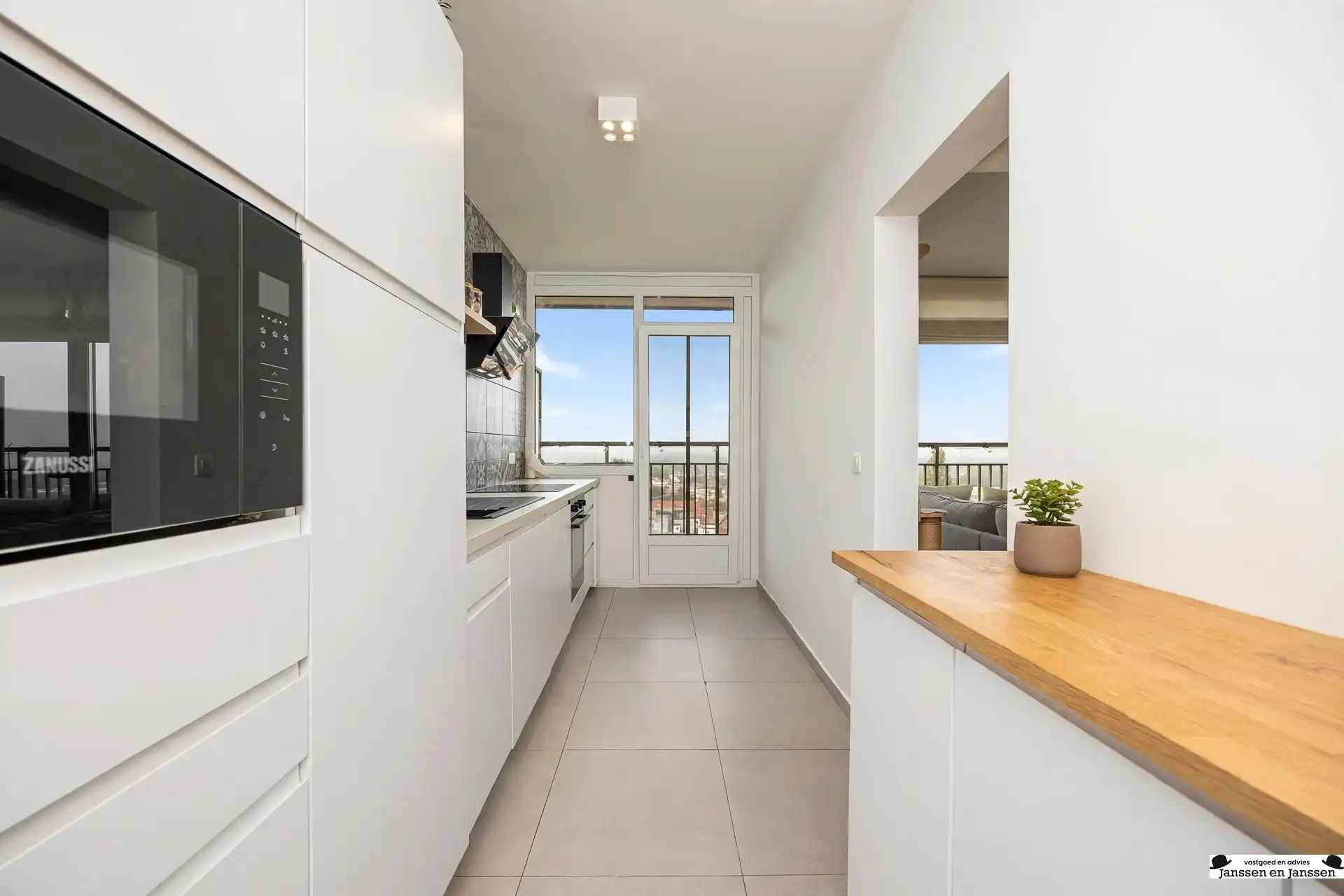 Instapklaar 2-slaapkamer appartement met 2 terrassen en prachtig uitzicht foto 5