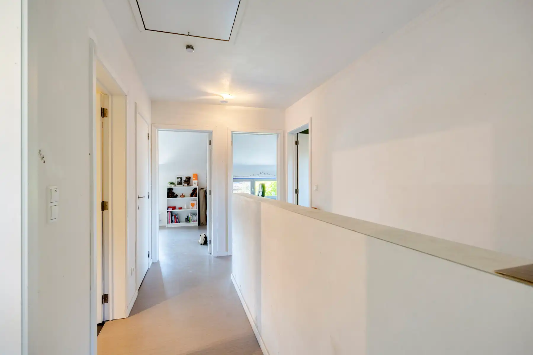 Instapklare HOB met 5 kamers + bureau, en aangename tuin! foto 16