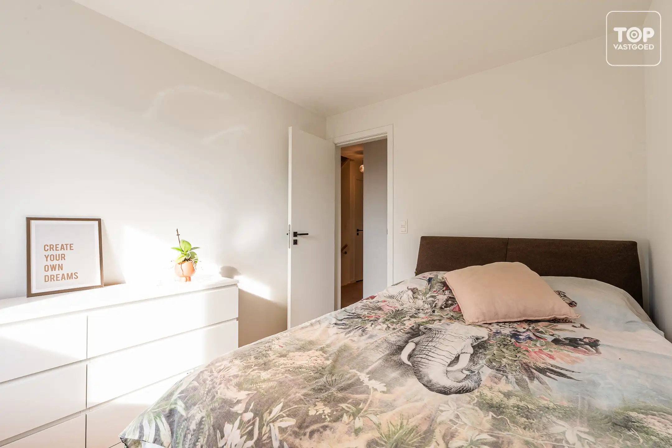 Nieuwbouwwoning met 4 slaapkamers, tuin en carport  foto 22