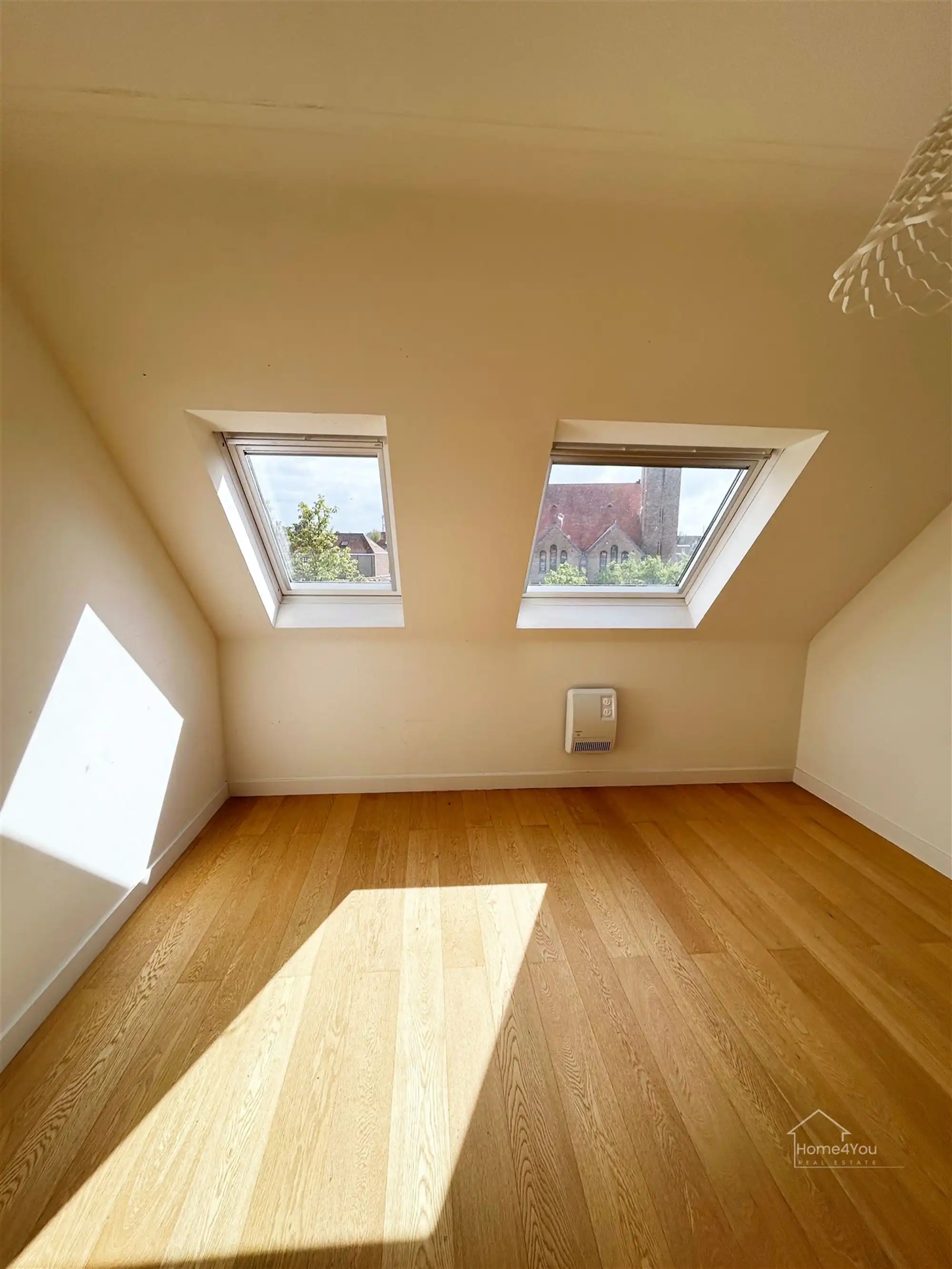 Bemeubeld duplexappartement in hartje Oostende te huur! foto 9