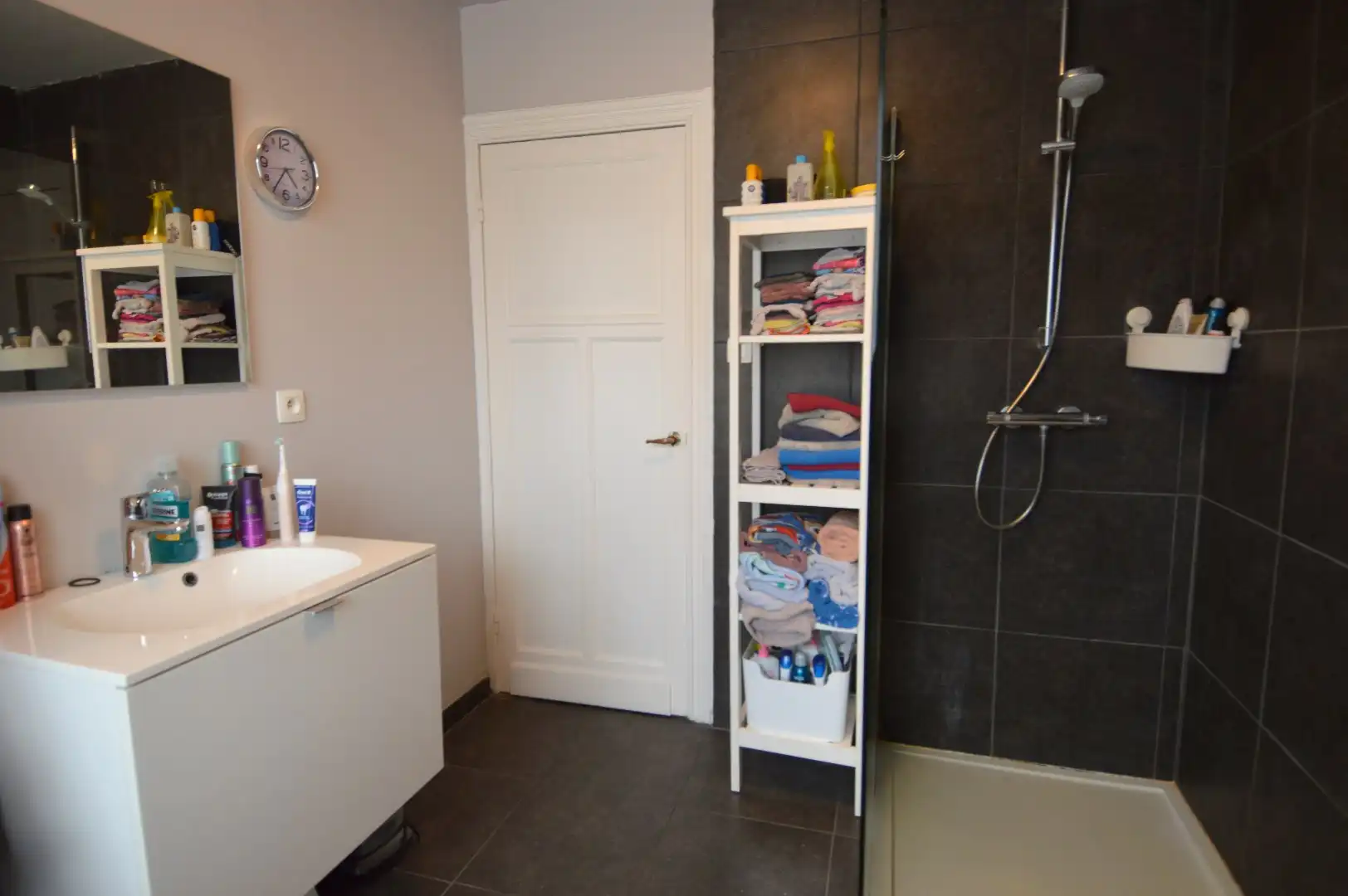 Volledig vernieuwde woning met twee slaapkamers dichtbij het centrum van Bellegem foto 9