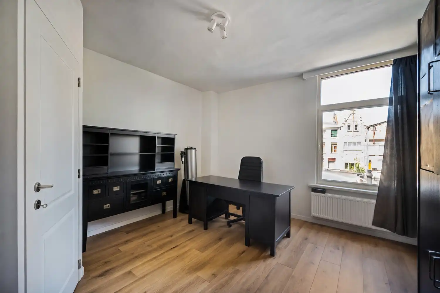 Instapklare, gerenoveerde woning met 3 slaapkamers nabij hartje Lier foto 13
