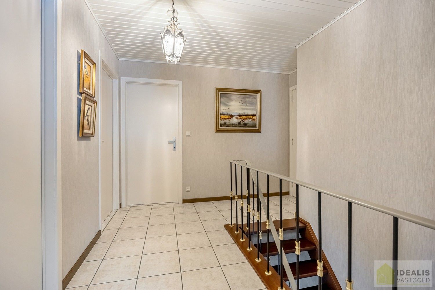 IDEALIS VASTGOED - INSTAPKLARE GEZINSWONING OP EEN RUSTIG PERCEEL VAN 6A 14CA MET 3 KNAPPE SLAAPKAMERS foto 16