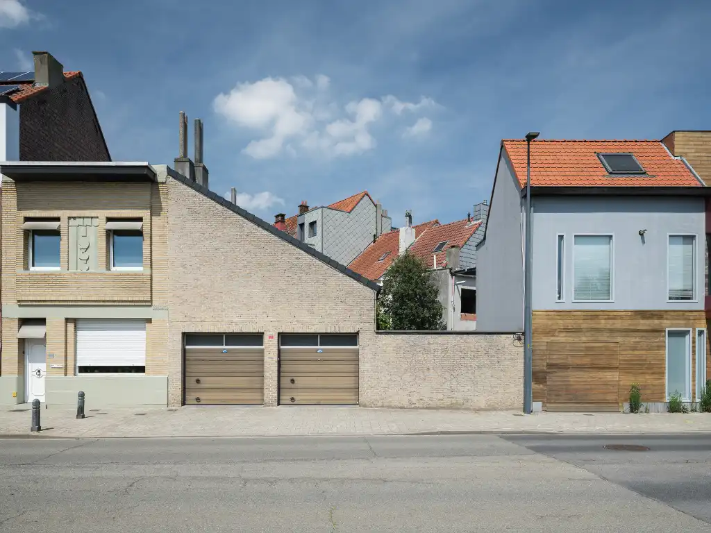 Sint-Amandsberg – Ruime interbellumwoning met 4 slaapkamers, tuin, dubbele garage en polyvalente ruimte nabij het Bijgaardepark. foto 19