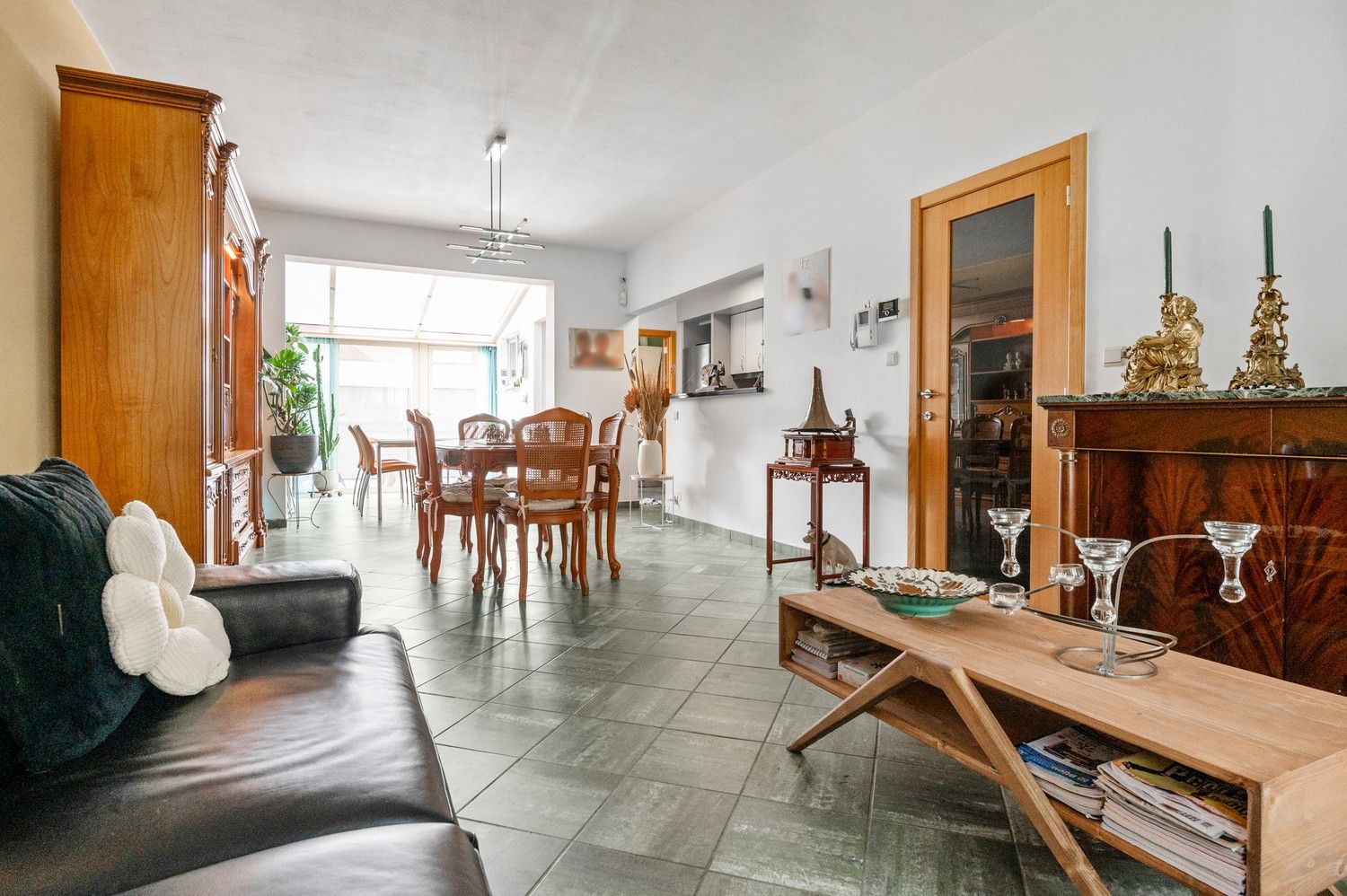 Ruime woning met 5 slaapkamers en tuin te Schoten! foto 6