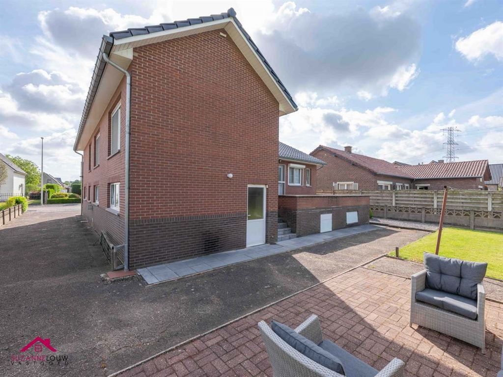Zeer goed onderhouden splitlevel woning foto 4