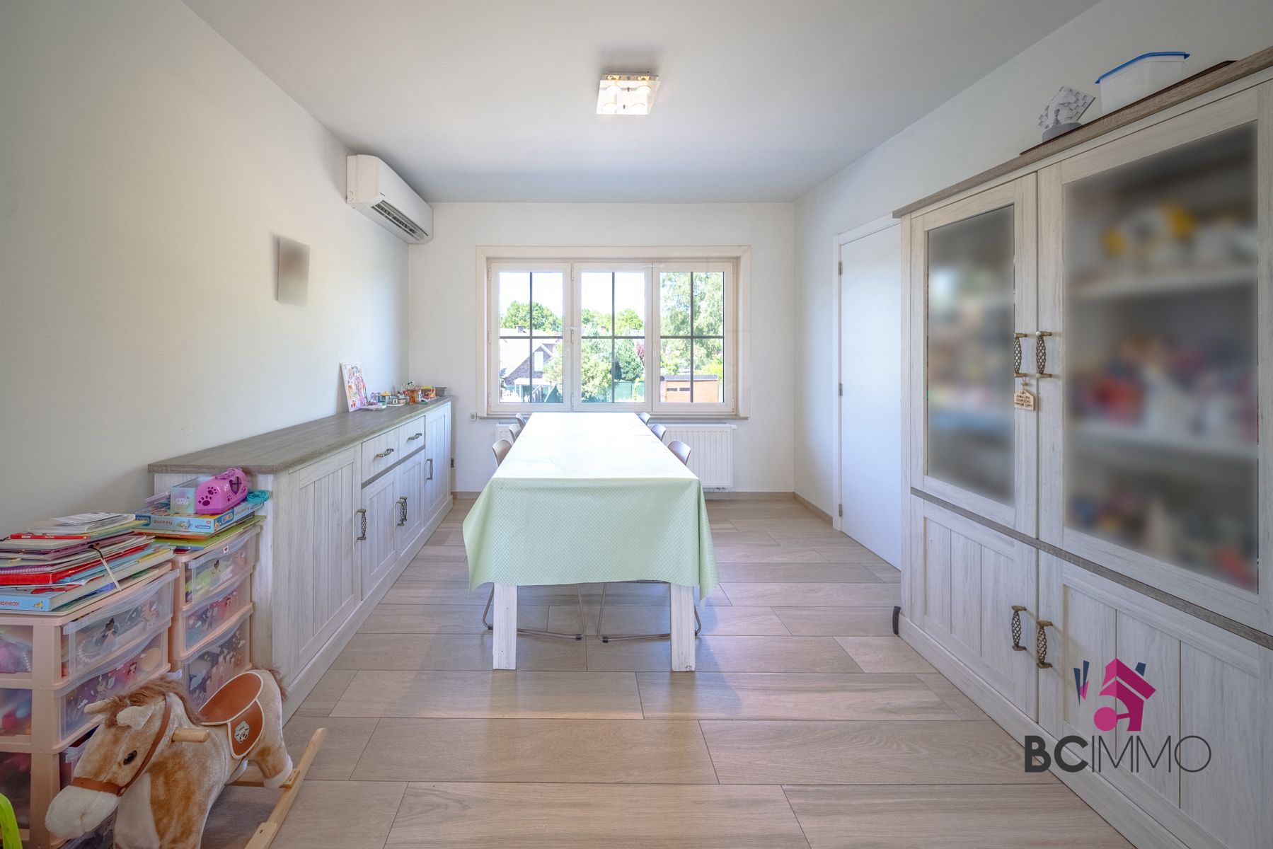 Instapklare woning  met 3 slaapkamers, airco en diepe tuin foto 4