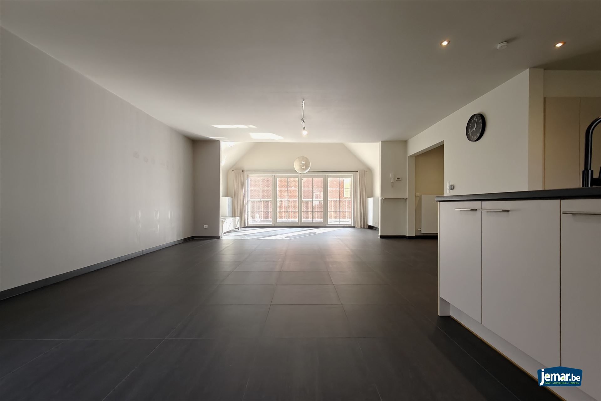 Ruime duplex (197m²) in een residentiële woonwijk te Munsterbilzen foto 7
