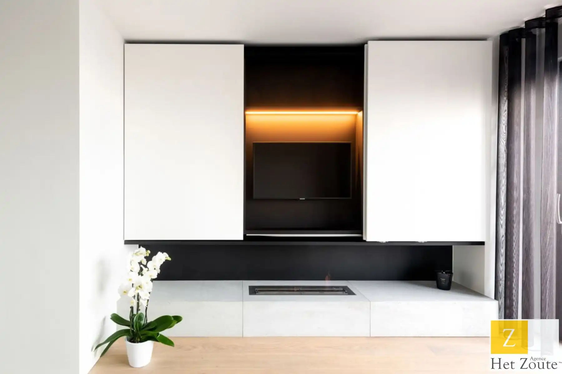 Gelijkvloers design appartement op Zeedijk-Duinbergen foto {{pictureIndex}}