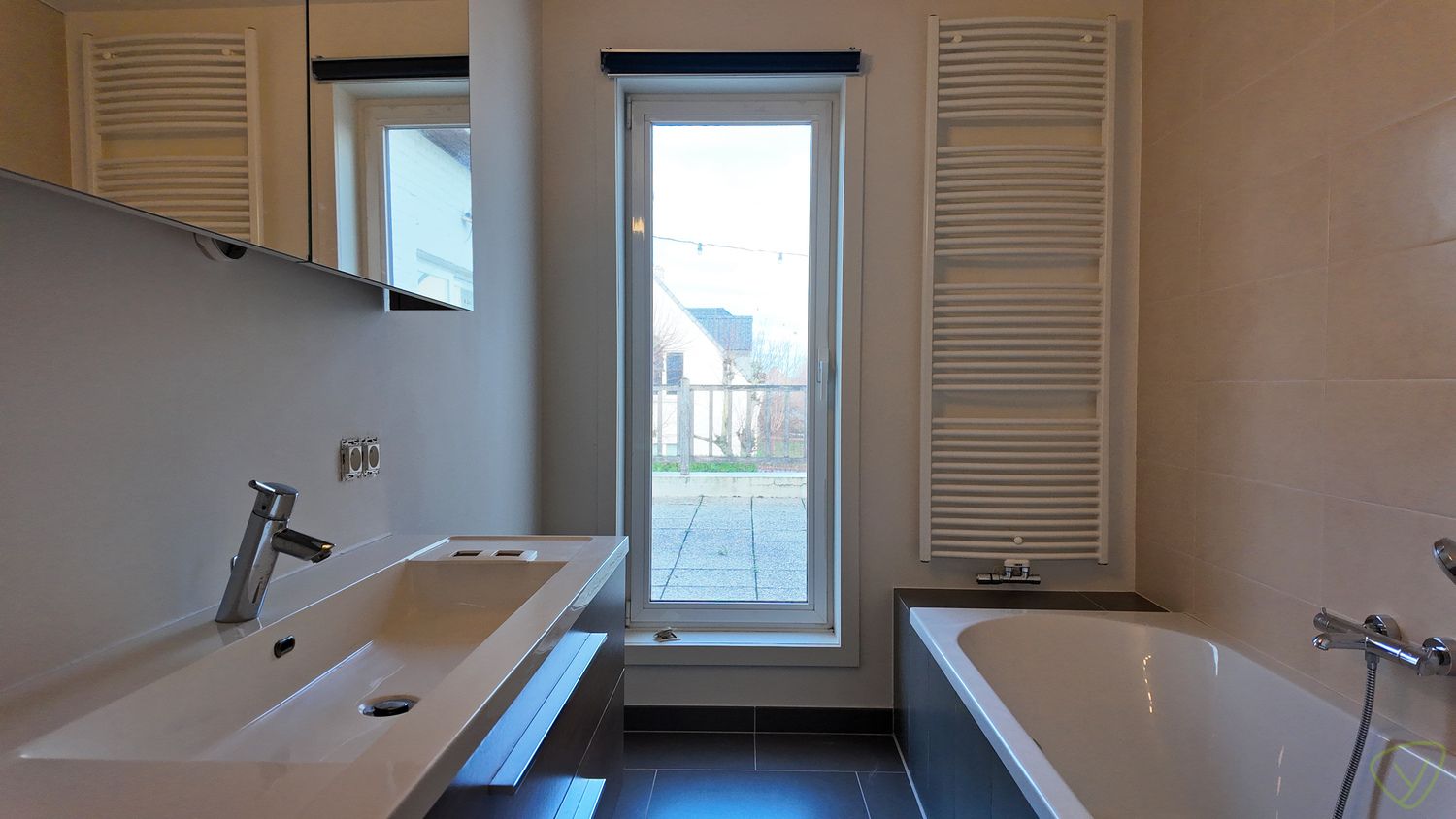 Ruim en modern duplex appartement in Eeklo! foto 14