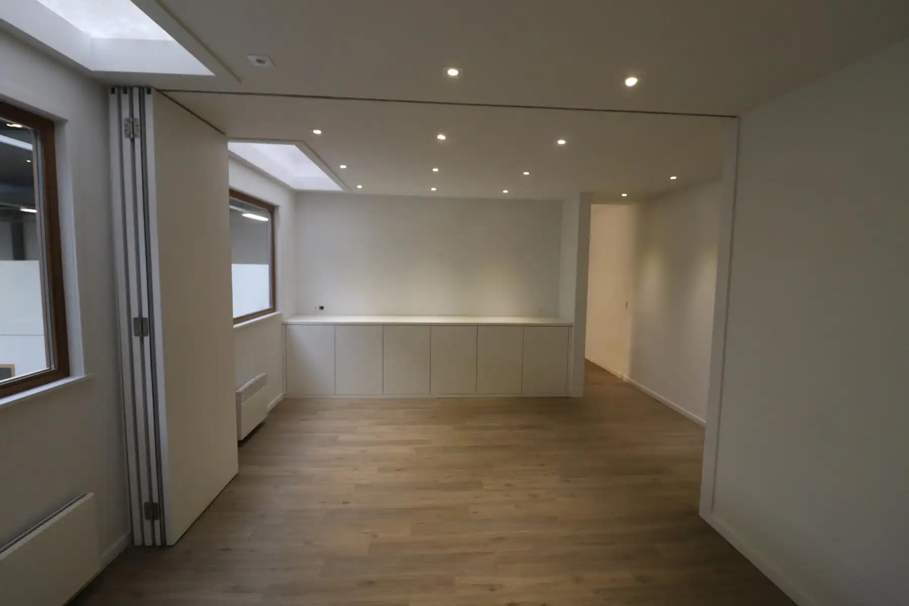 KMO-UNIT VAN 500M² MET BIJHORENDE KANTOREN. INDUSTRIEZONE MERKSPLAS foto 10