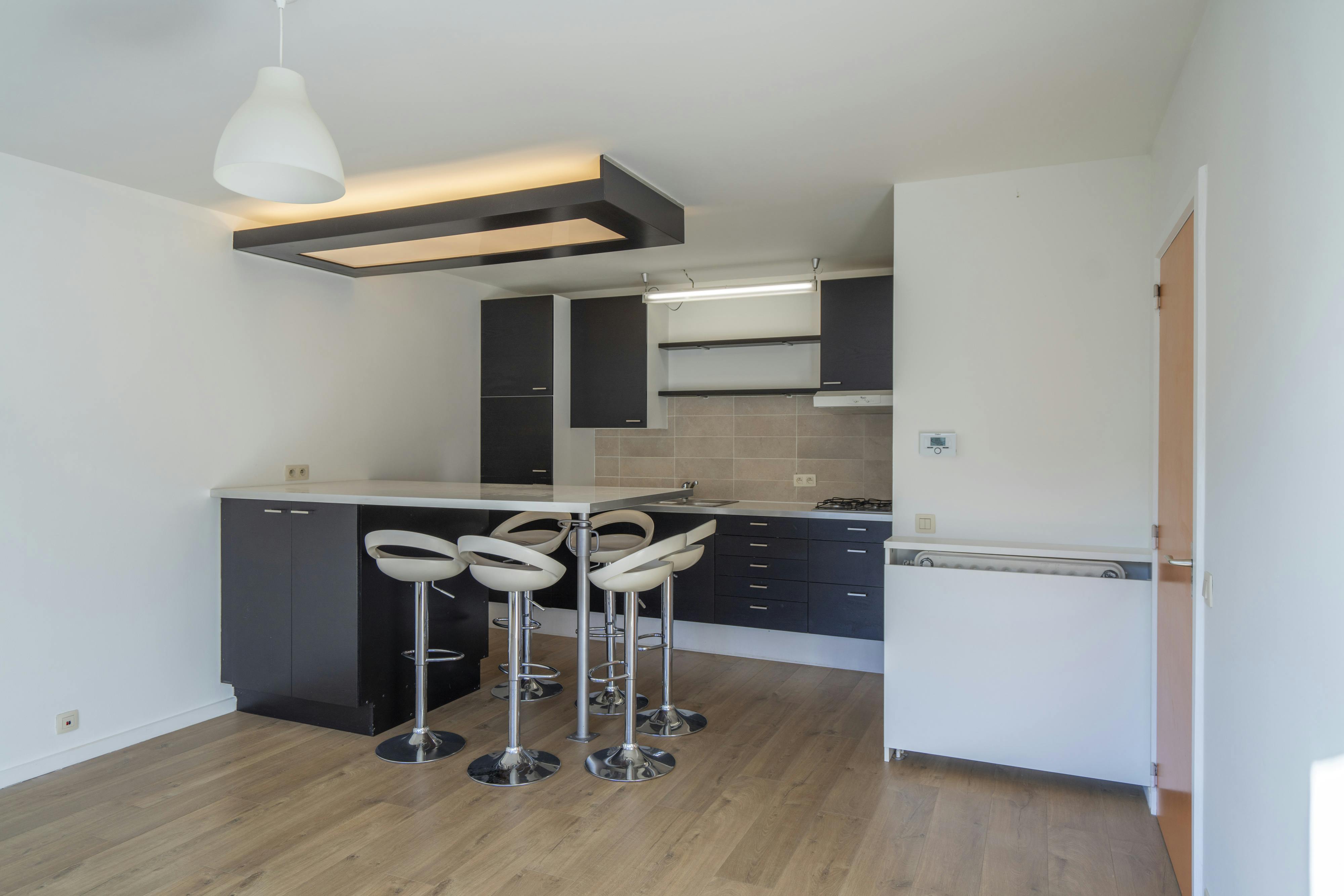 Leuk instapklaar appartement met 2 slaapkamers te koop foto {{pictureIndex}}