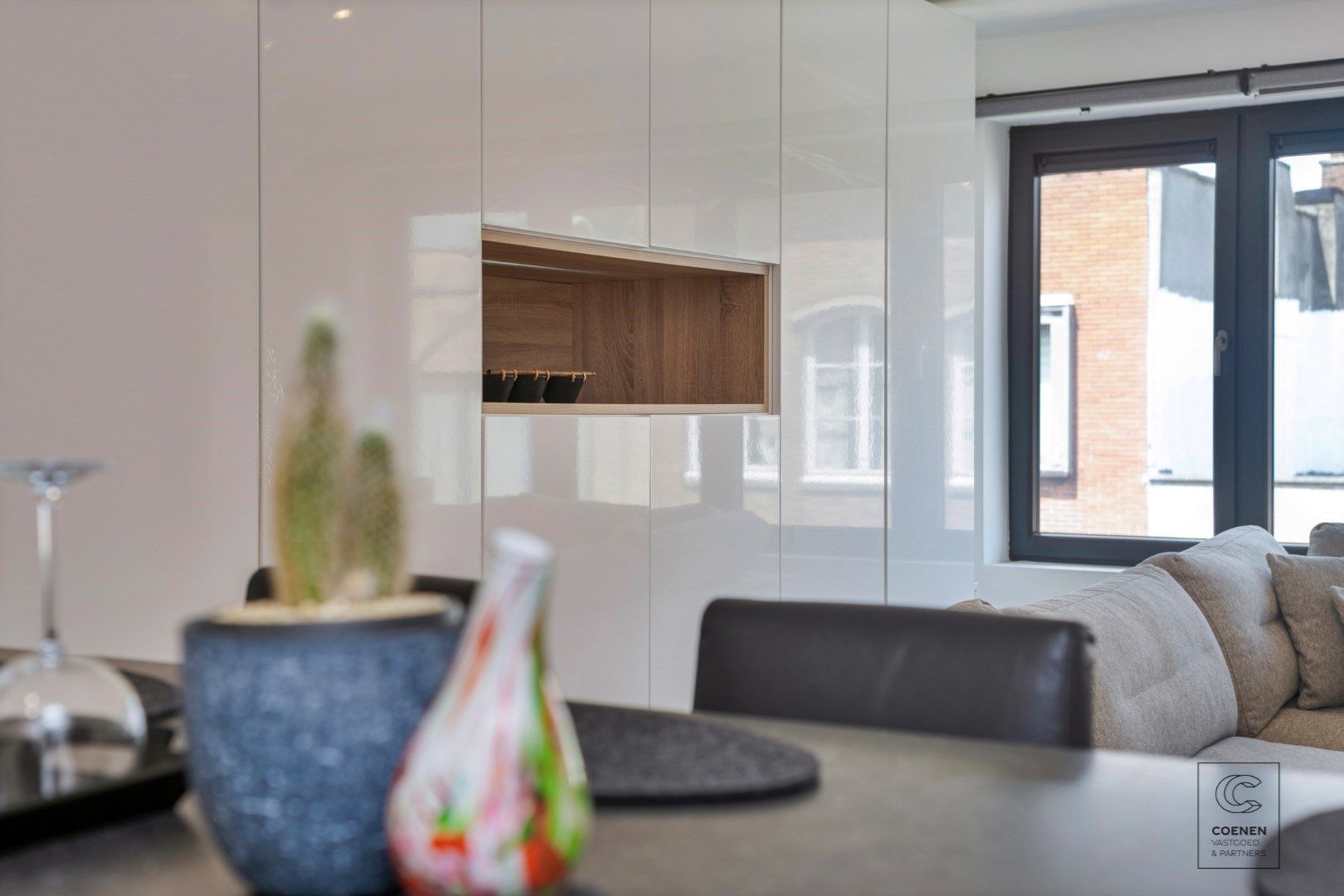 Prachtig gerenoveerd (gemeubeld!) appartement met 2 slpk's en een bew. opp. van ca. 70 m² foto 3
