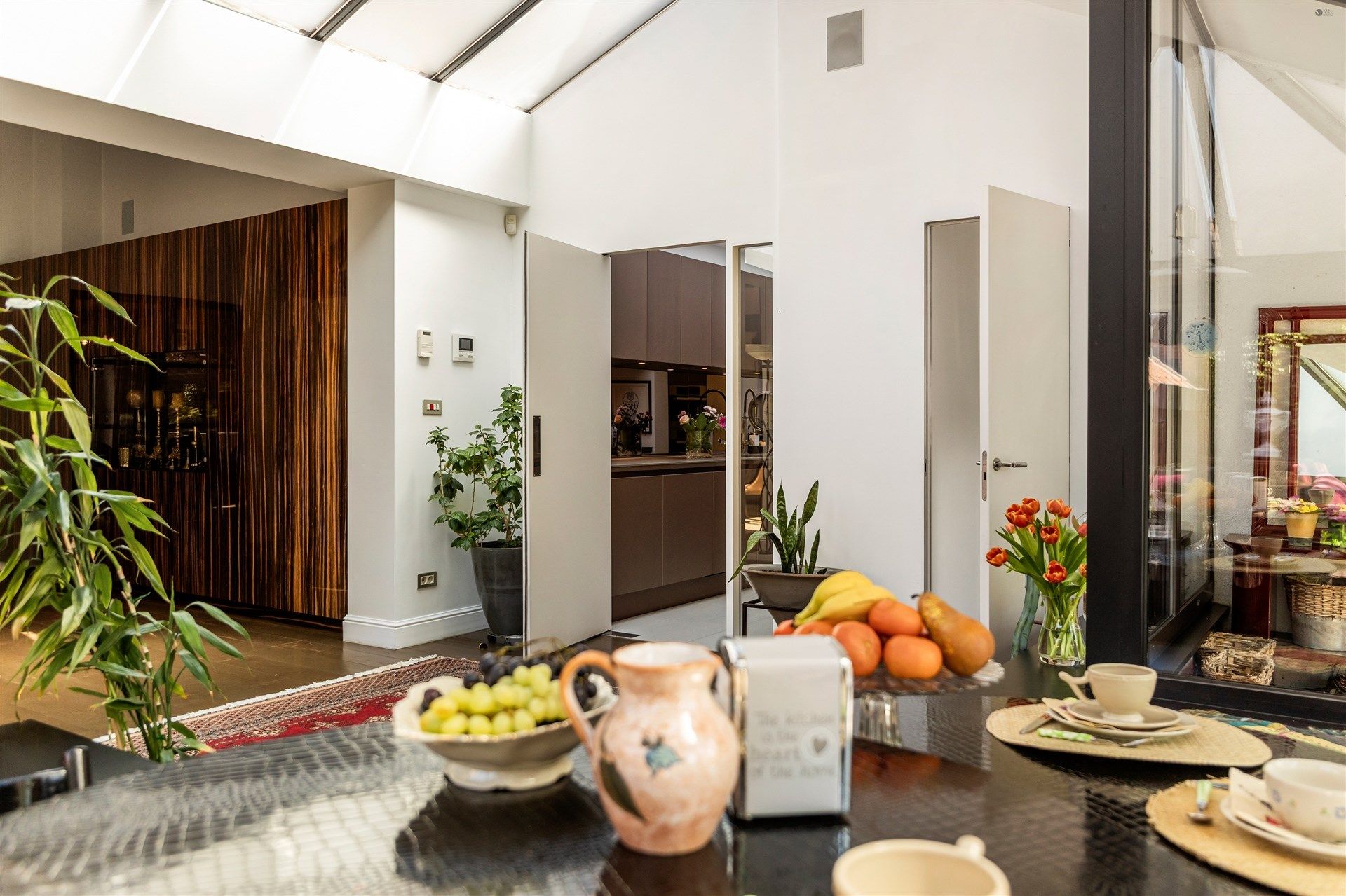 Stijlvolle en hoogwaardig afgewerkte villa met bijgebouw op fantastische locatie op perceel van 1784 m² foto 9