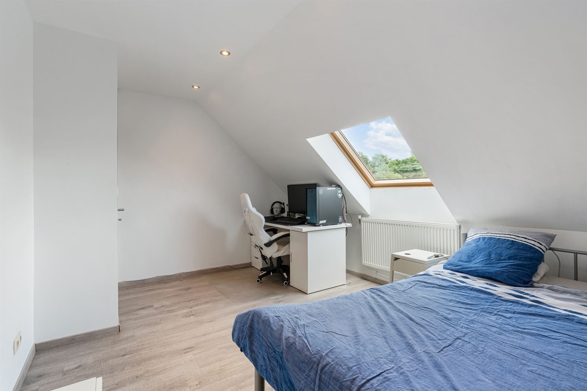 Eengezinswoning in halfopen bebouwing met tuin. foto 14