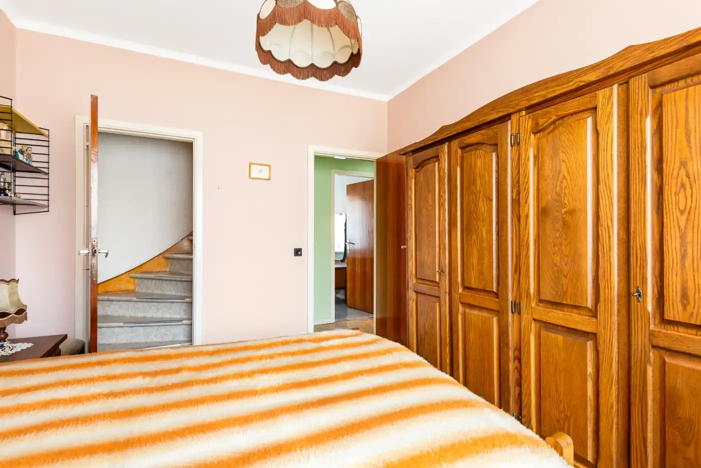 Op te frissen woning met 4 slpk. en tuin foto 19