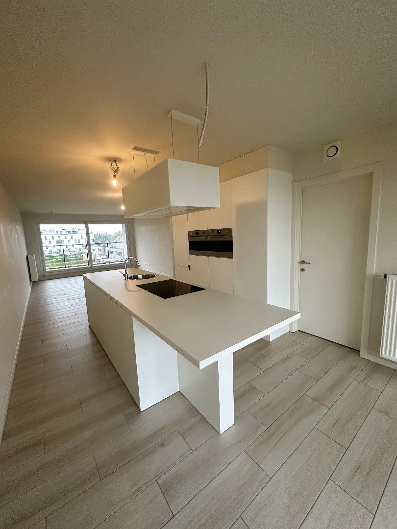 Modern 2-slpk app met ondergrondse staanplaats foto 3