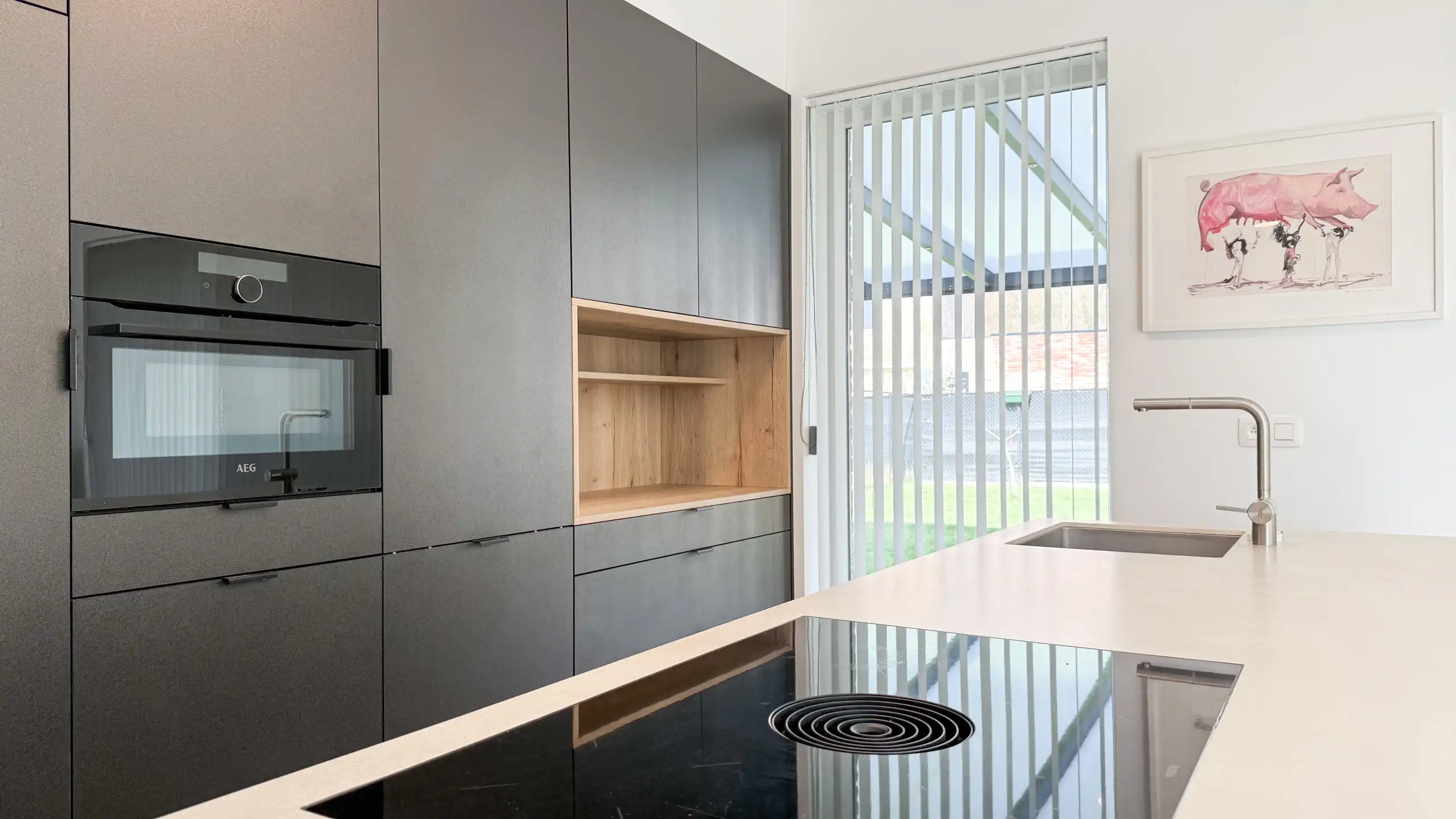 Instapklare energiezuinige woning (2020) met tuin en carport foto 12