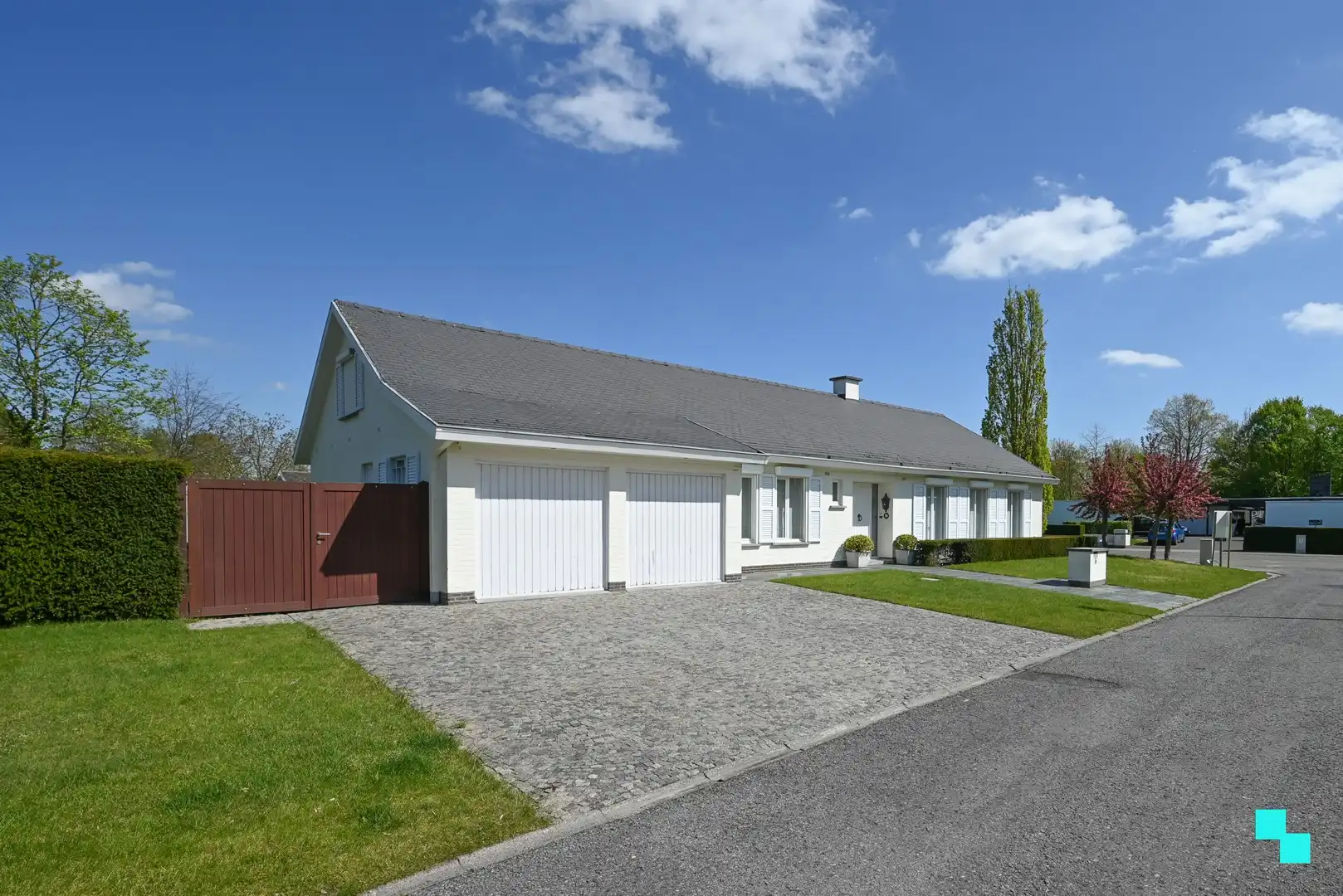 Verrassend ruime woning op hoekperceel te Izegem, Bosmolens foto 30