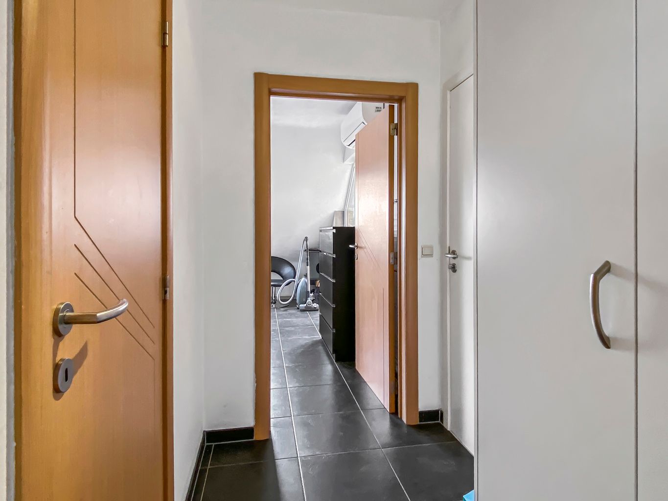 Appartement dichtbij Merchtem centrum te koop! foto 5