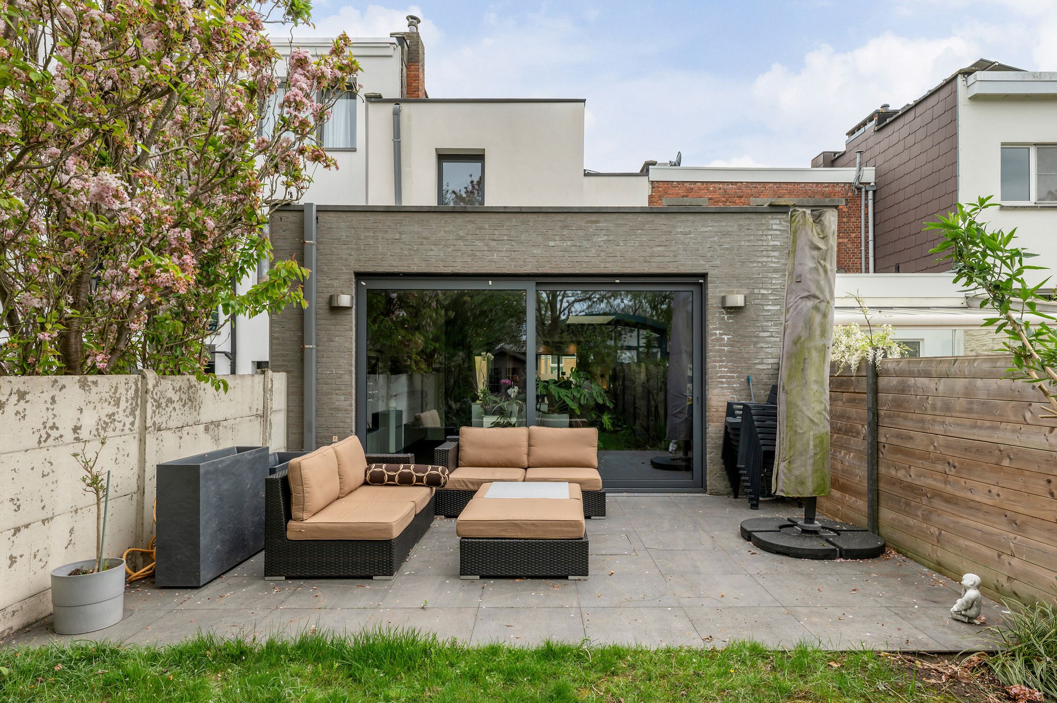 Prachtige woning met tuin op een toplocatie foto 19