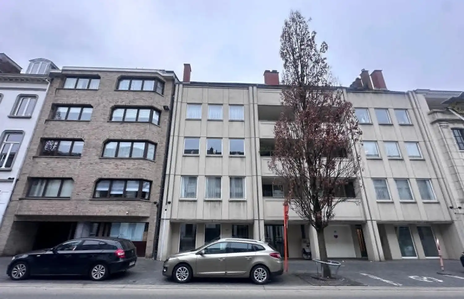 Unieke praktijk- of kantoorruimte van ca. 190 m² INCLUSIEF 2 ruime garageboxen foto 19