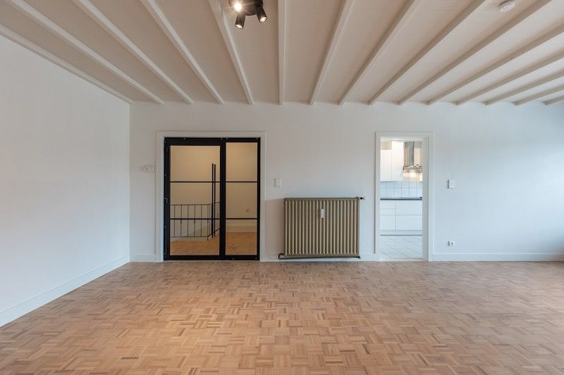 Ruime stadsduplex met terras en privé-koer in het dorpscentrum foto 9