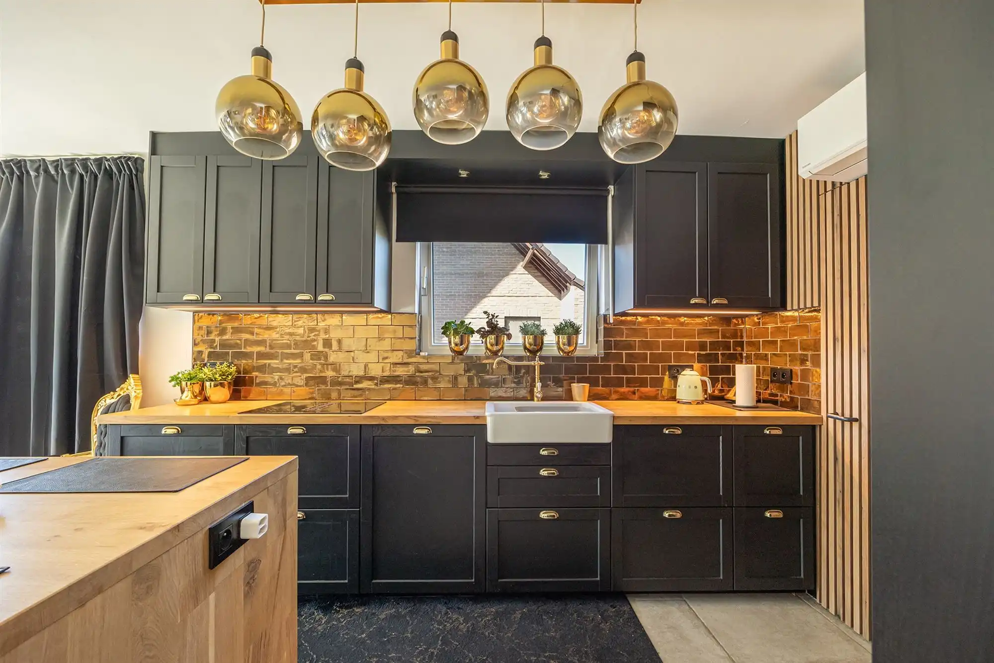 Lichtrijk appartement met terras en garage in Mechelen foto 5