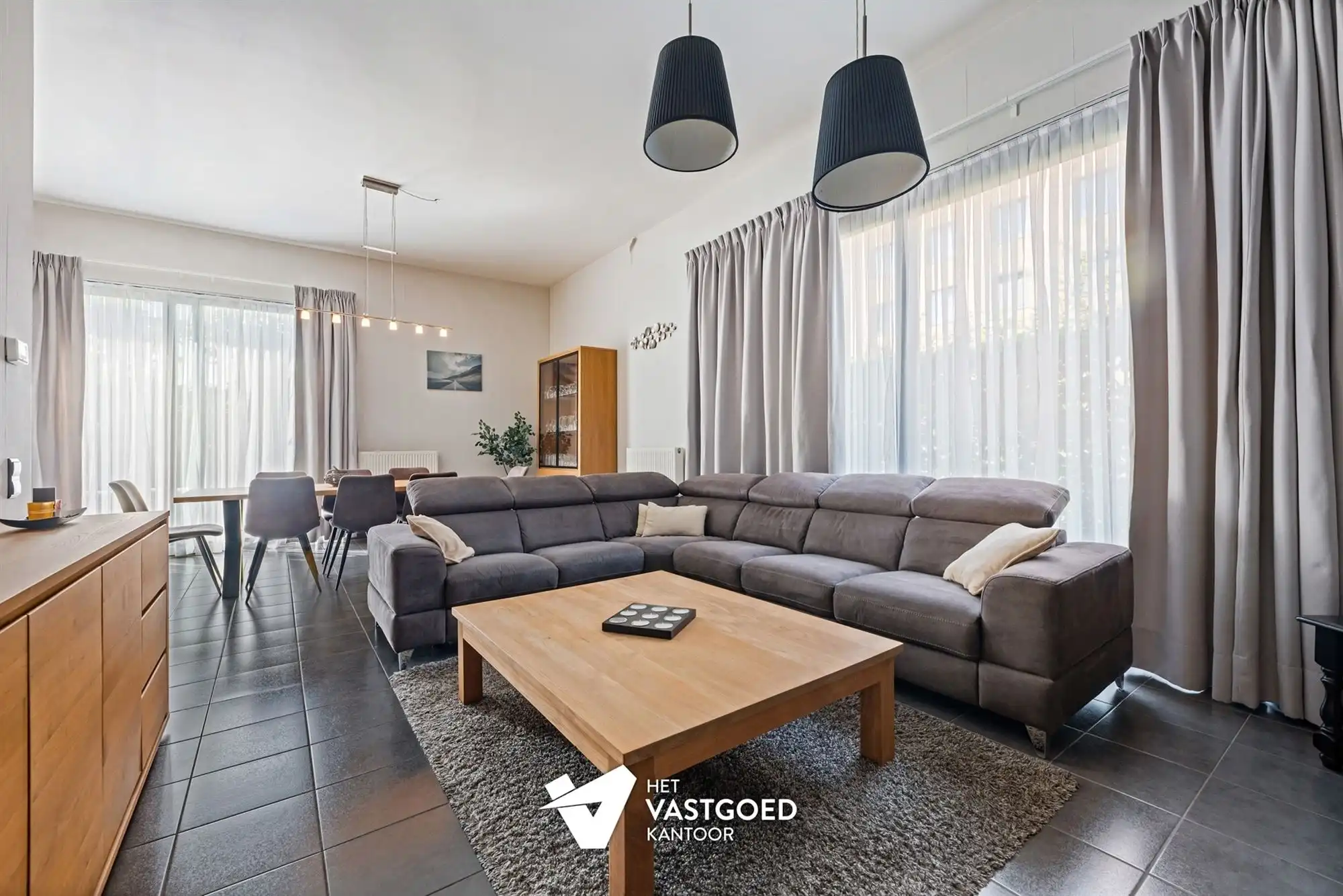 PRACHTIG GELEGEN GELIJKVLOERS APPARTEMENT MET 1 SLAAPKAMER EN ZEER RUIM TERRAS AAN DE KEMPISCHE KAAI TE HASSELT foto 8