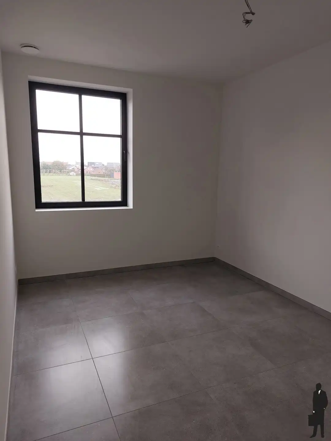 Zeer recente (nieuwbouw 2 jaar oud) energiezuinige halfopen bebouwing met 3 slaapkamers, nieuwste technieken zoals warmtepomp, zonnepanelen, … en open zicht op veel groen van de omliggende landerijen. foto 9