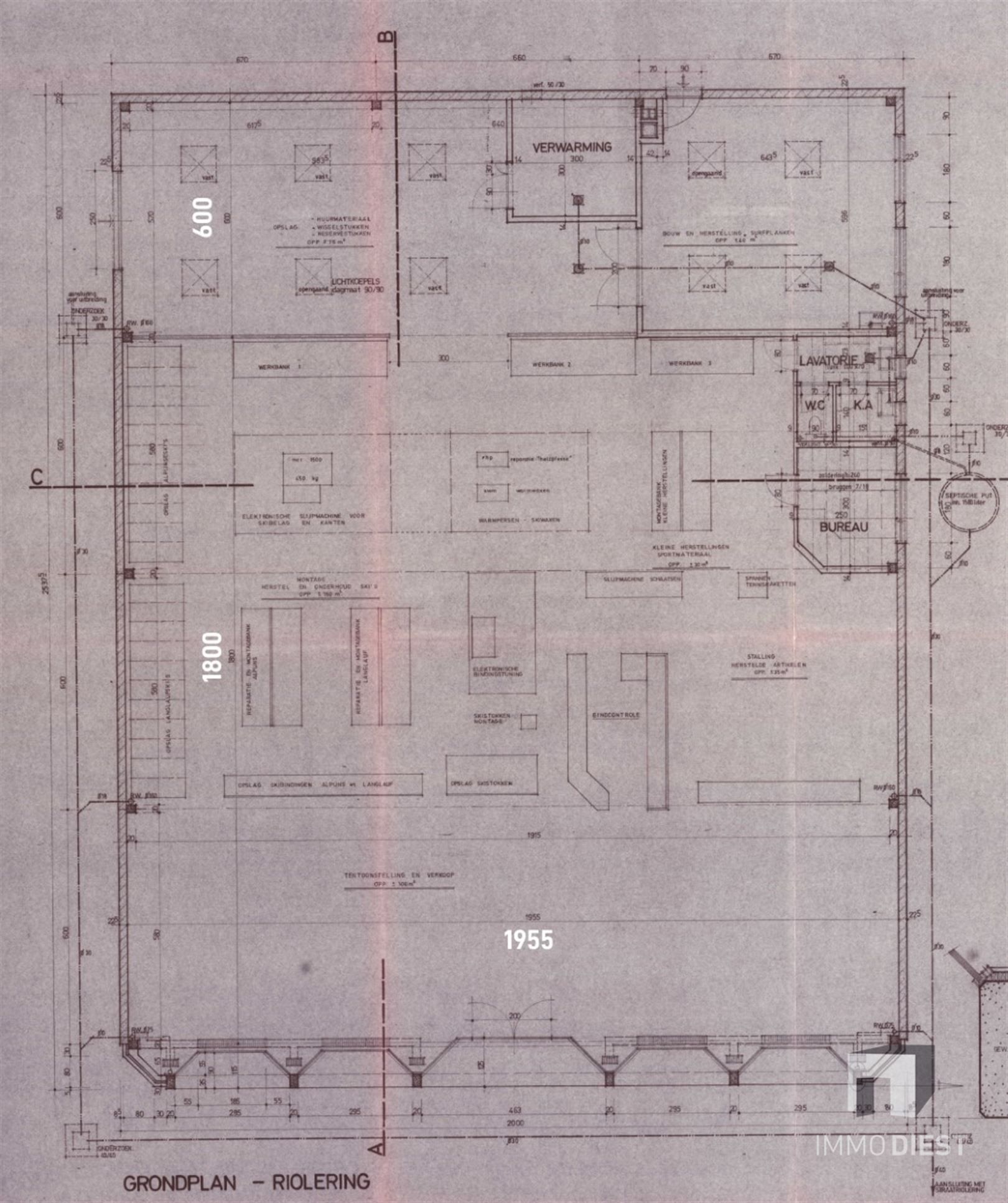 Toonzaal/bedrijfspand met conciergewoonst foto 23