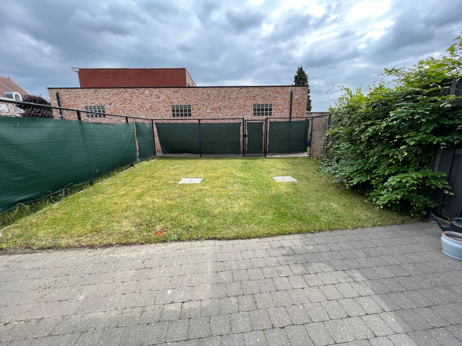 GLV app met 3slpk, tuin en parking foto 7