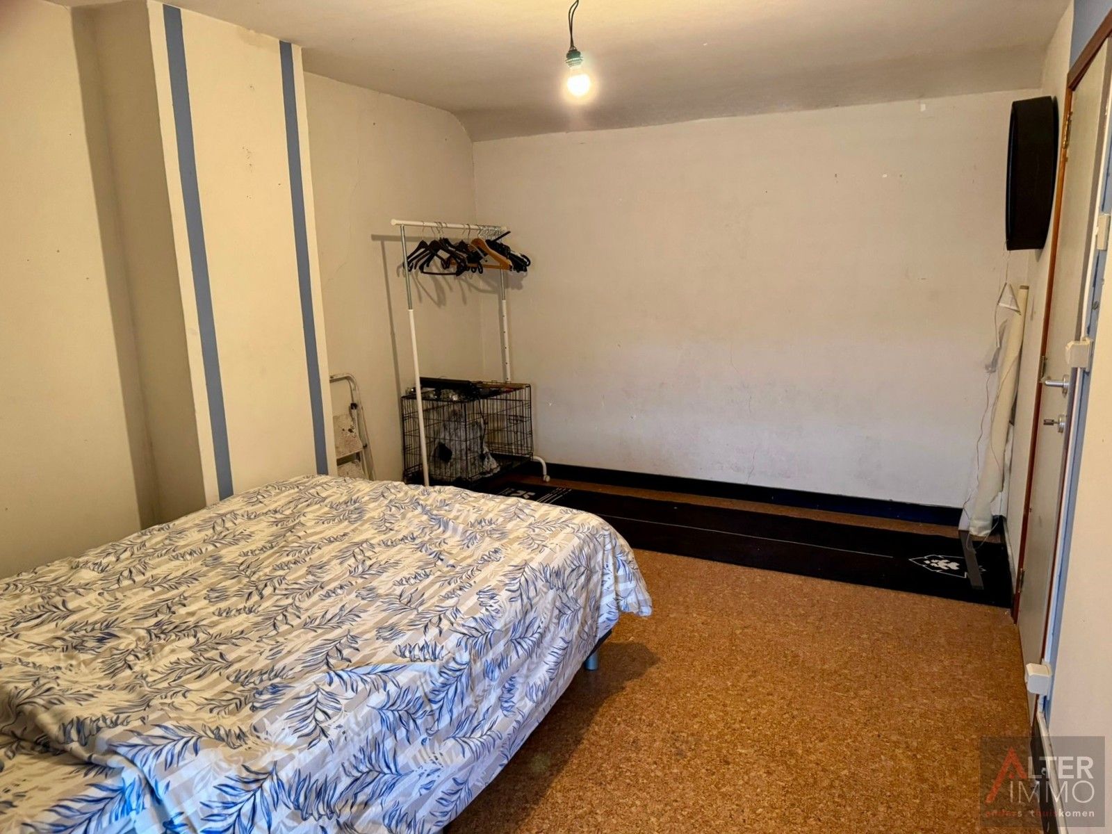 Halfvrijstaande woning, 3 slaapkamers op perceel van 8a 46ca met ruime loods en 3 garages! foto 13