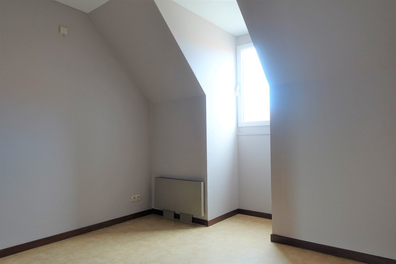 Opbrengsteigendom met 7 appartementen, 2 handelspanden en 7 garageboxen in Gistel foto 23