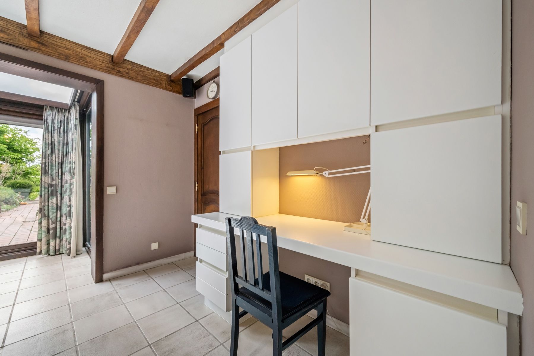 Ruime woning met tuin en bijgebouwen in rustig Sint-Kruis. foto 6