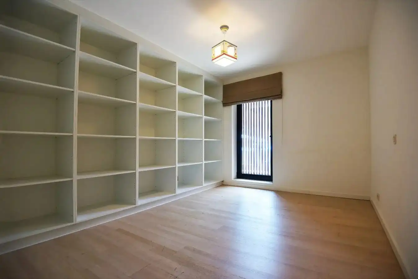 Gelijkvloers appartement met 2 slaapkamers, terras en tuin. foto 5