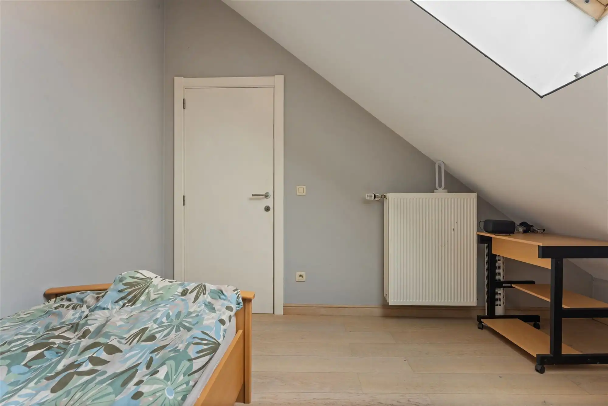 KNAP GERENOVEERDE WONING (175M²) MET 4 SLAAPKAMERS EN LEUKE STADSTUIN TE HASSELT foto 21