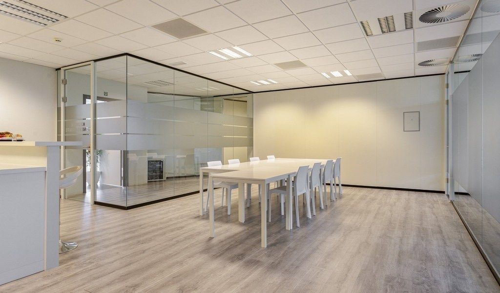 Gemeubelde kantoren met dienstverlening in Planet Business Center aan The Loop in Gent foto 7