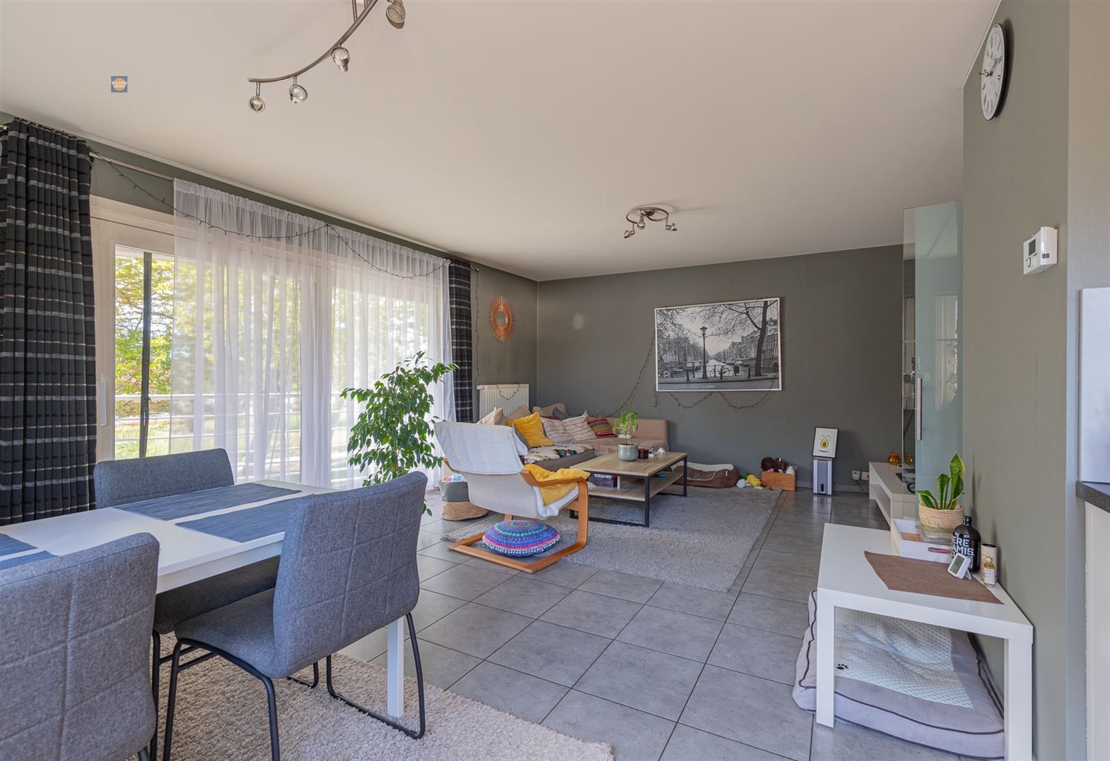 Comfortabel instapklaar appartement met terras en garagebox foto 4