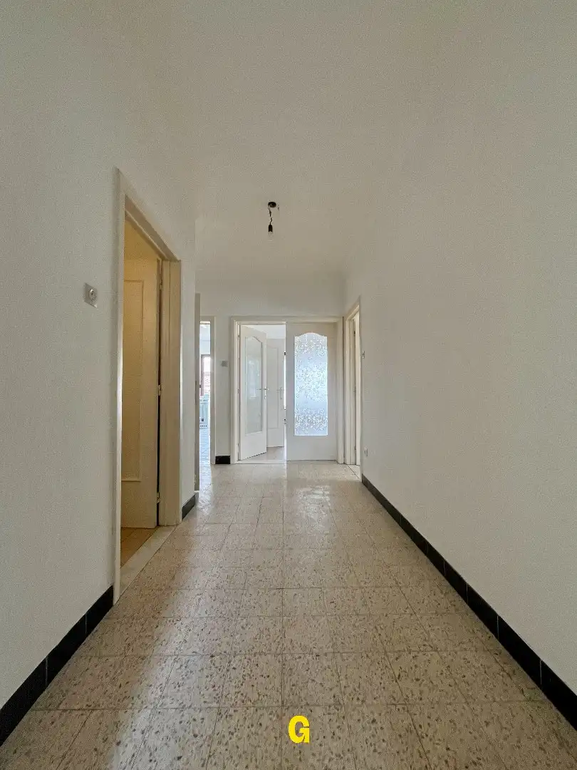 Betaalbaar appartement met twee slaapkamers, kelder en standplaats in hartje Bilzen foto 4