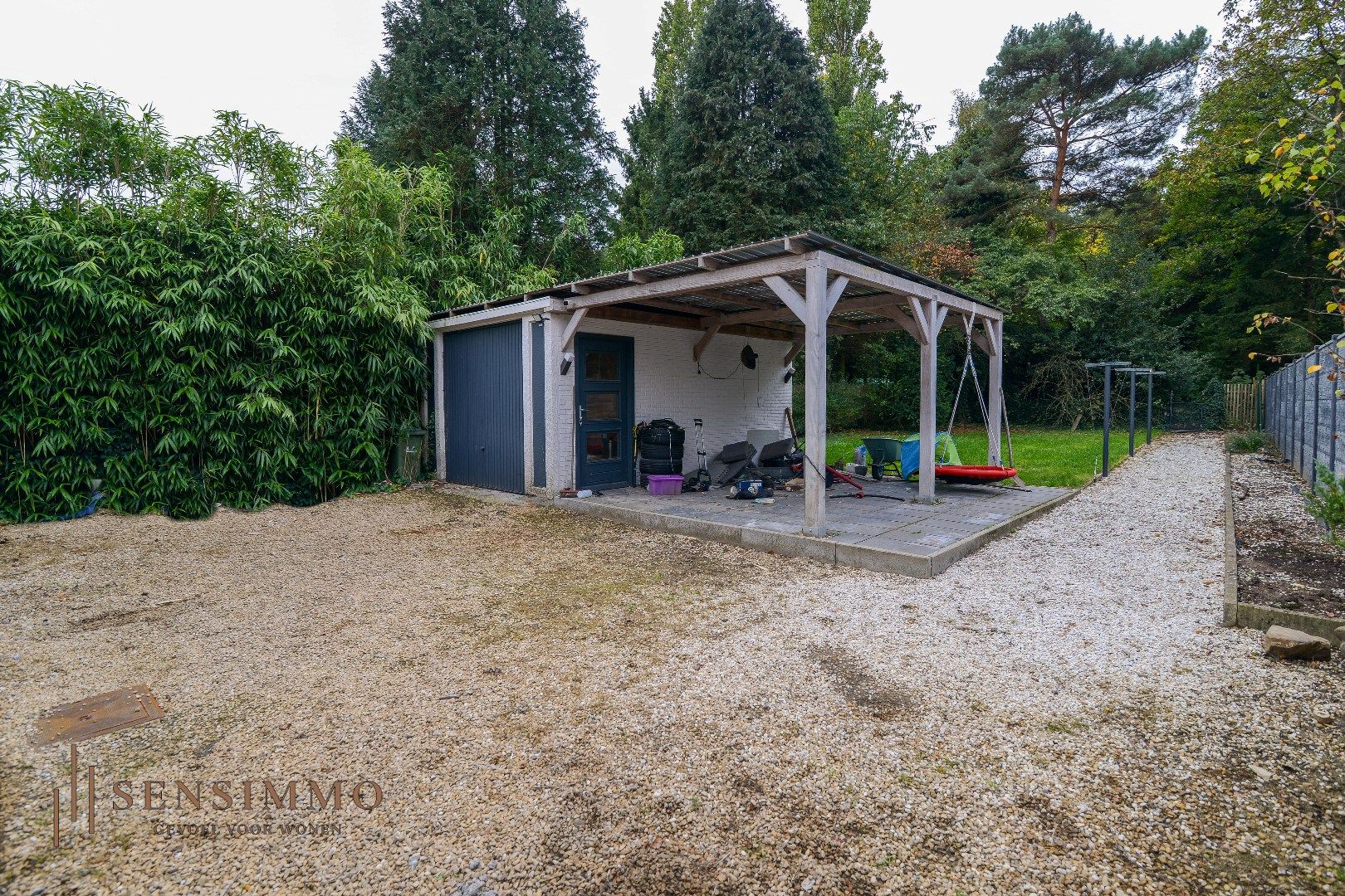Gerennoveerde halfopen bebouwing met 3 slaakamers, terras, tuin en dubbele garage foto 21