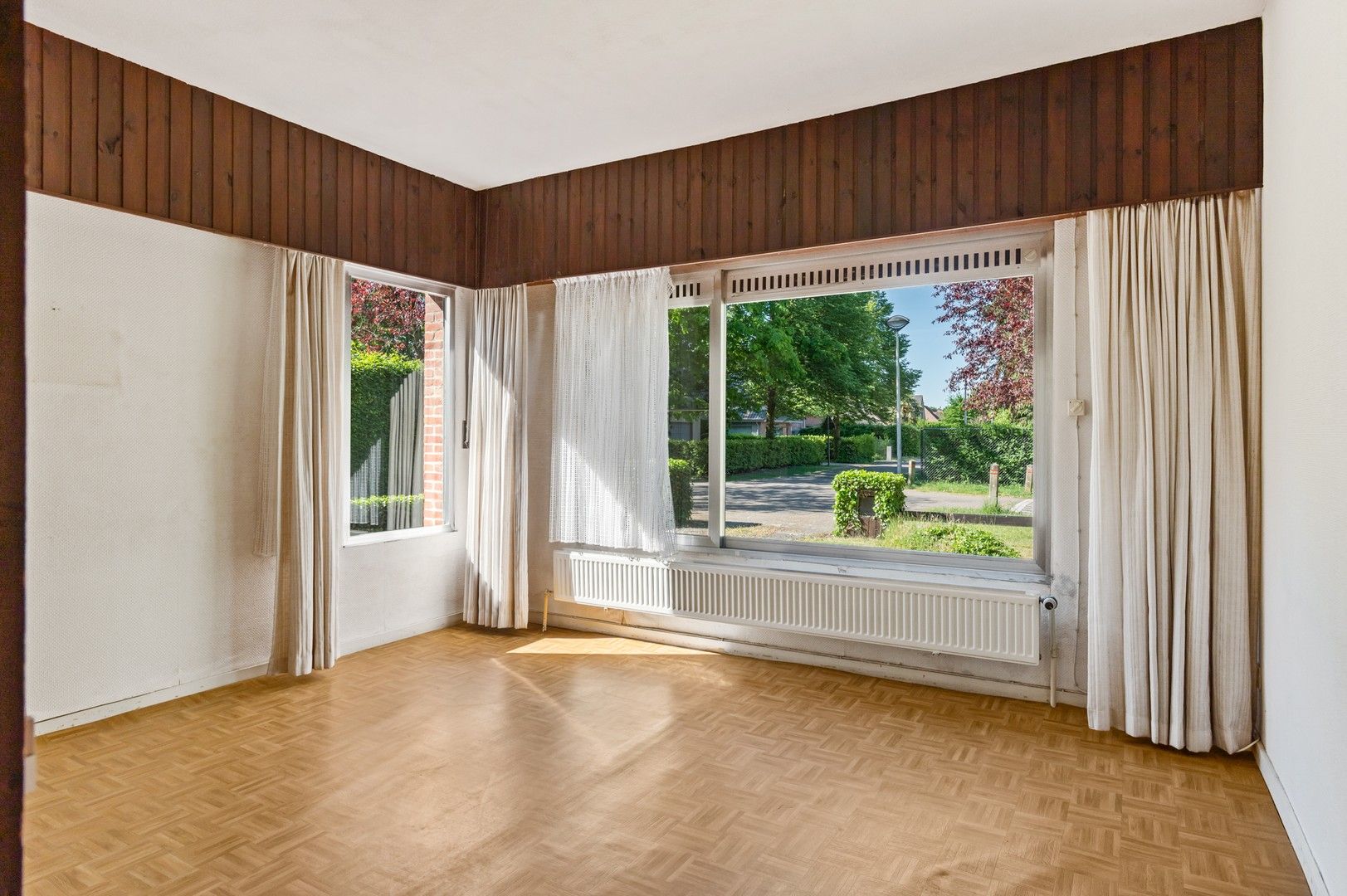 Vrijstaande woning met grote tuin in rustige buurt foto 8